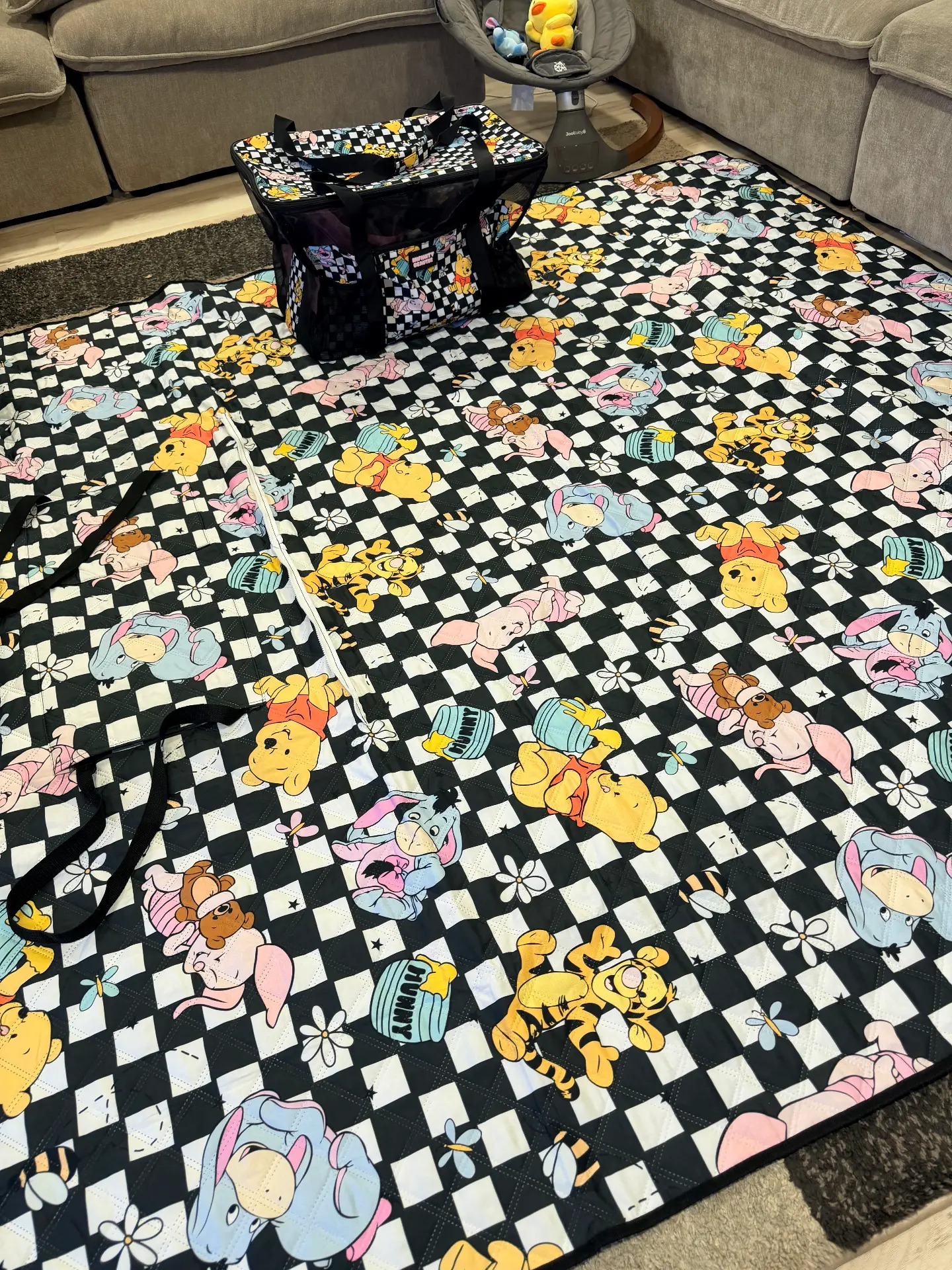 Baby Pooh & Friends tote and matching mat