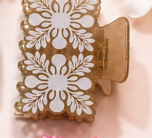Infinity Beautee Hawaiian quilt claw clip in Smoke
