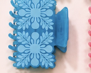 Infinity Beautee Hawaiian quilt claw clip in Blue